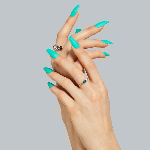 Kiss Gel Fantasy Green Long Length Nails / ST. PATRICK'S DAY - Picture 2 of 8